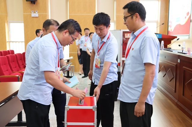 1720085397262709.jpg 图为投票现场.jpg