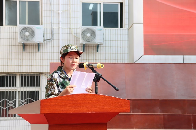 1725002831139883.jpg 学生代表杜晨飞谈军训体会.JPG