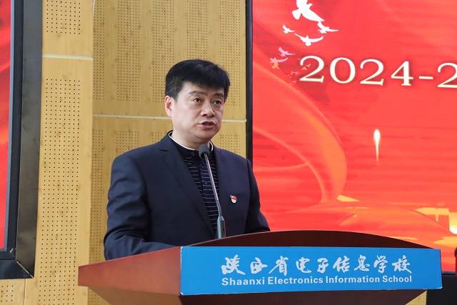 团委书记张伟东讲话.jpg