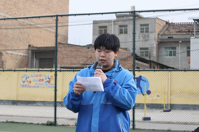 1743644466859640.jpg 学生代表发言 - 副本.jpg