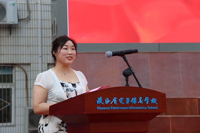 1749798803335587.jpg 家长代表发言.jpg