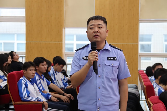 窦志警官分享真实案例.jpg