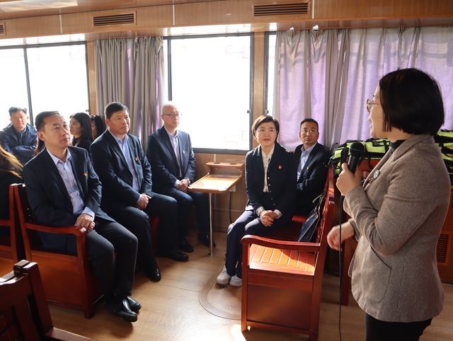 田东县委党校老师讲述邓小平同志在右江的艰辛岁月.JPG