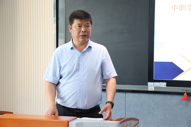 1780649380882845.jpg 校党委书记顾学福 - 副本.jpg